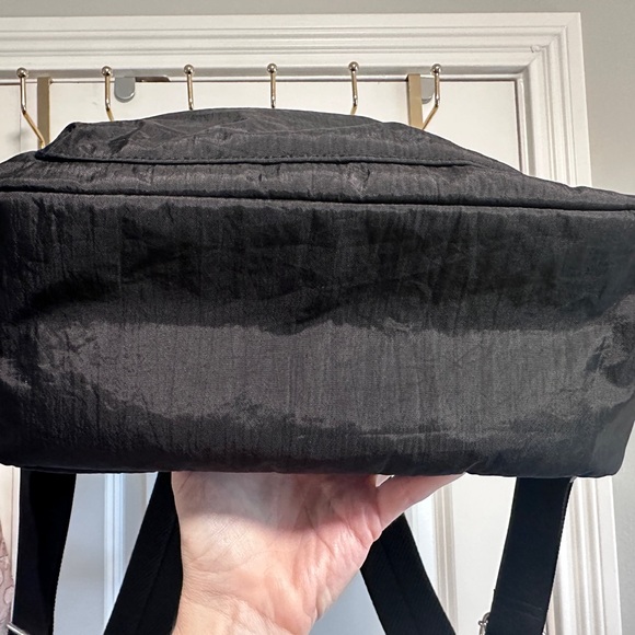 Baggallini Travel Backpack with laptop sleeve - Picture 9 of 14